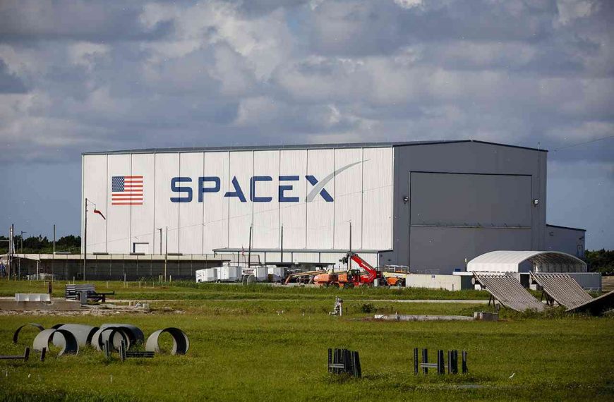 SpaceX: US crew return from ISS in new supply flight