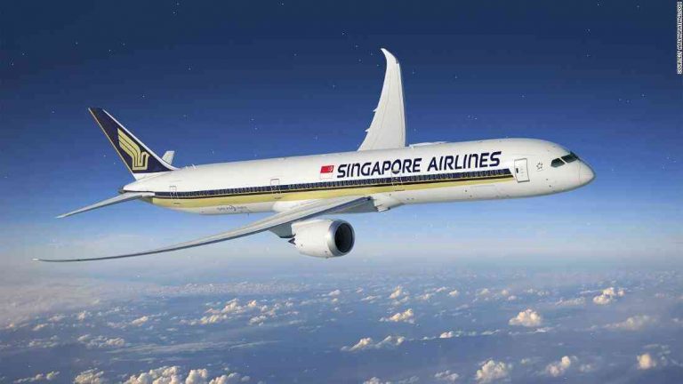 Singapore Airlines aims to weed out unvaccinated crew members