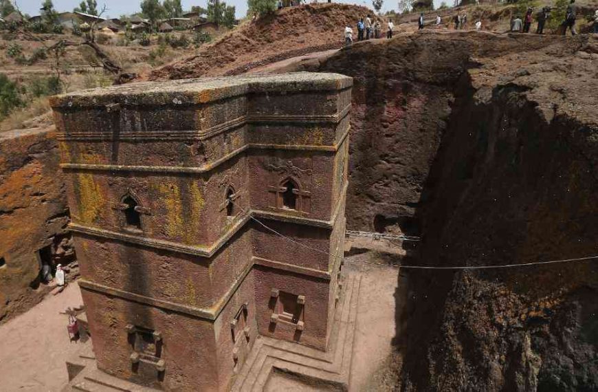 Ethiopia says it has reclaimed Christian town of Lalibela from Muslim nomads